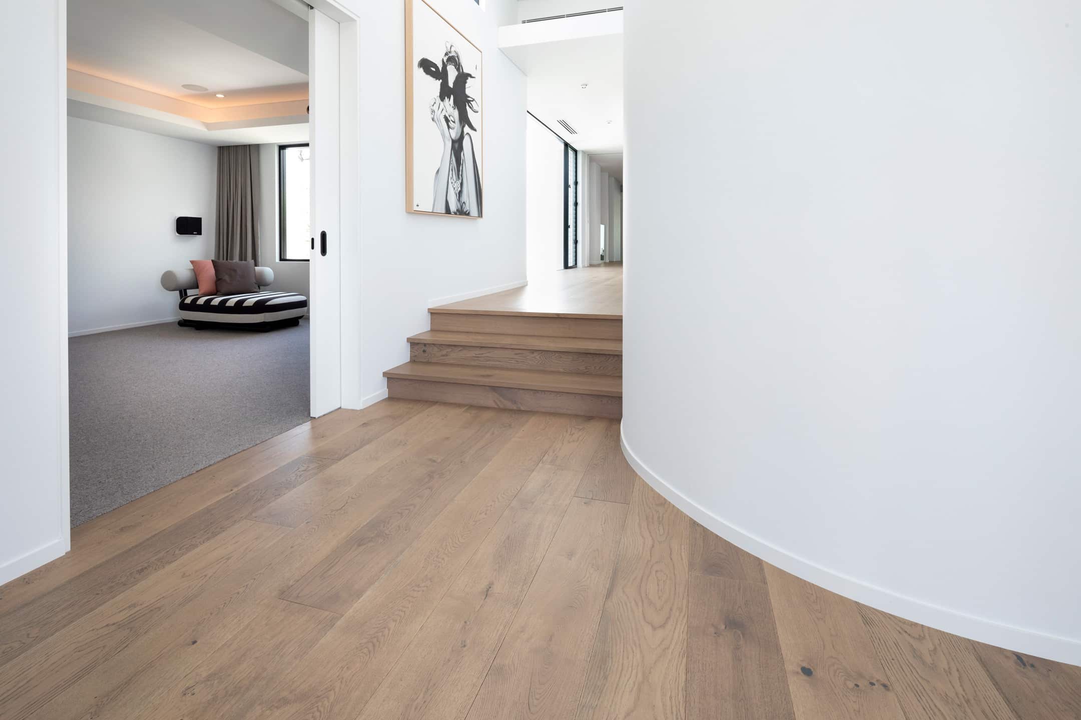 15152_Menchetti_Driftwood_01