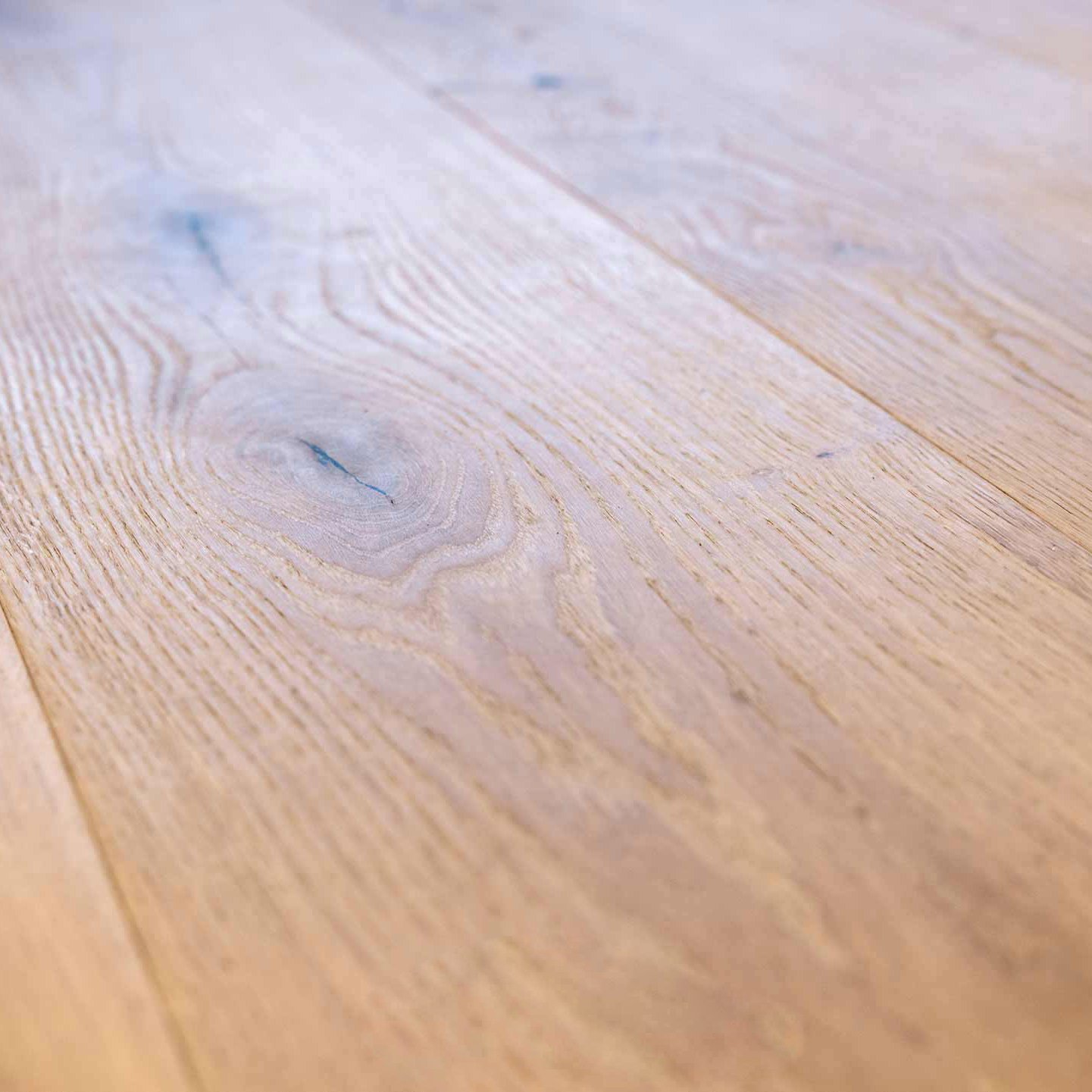 Classic_Oak_closeup_02 (3)-1