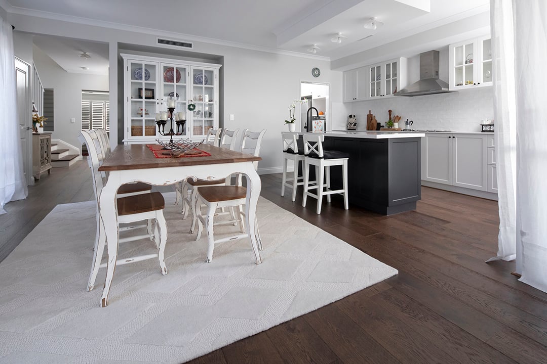Open-plan-kitchen-and-dingin-area-with-oak-timber-flooring-1