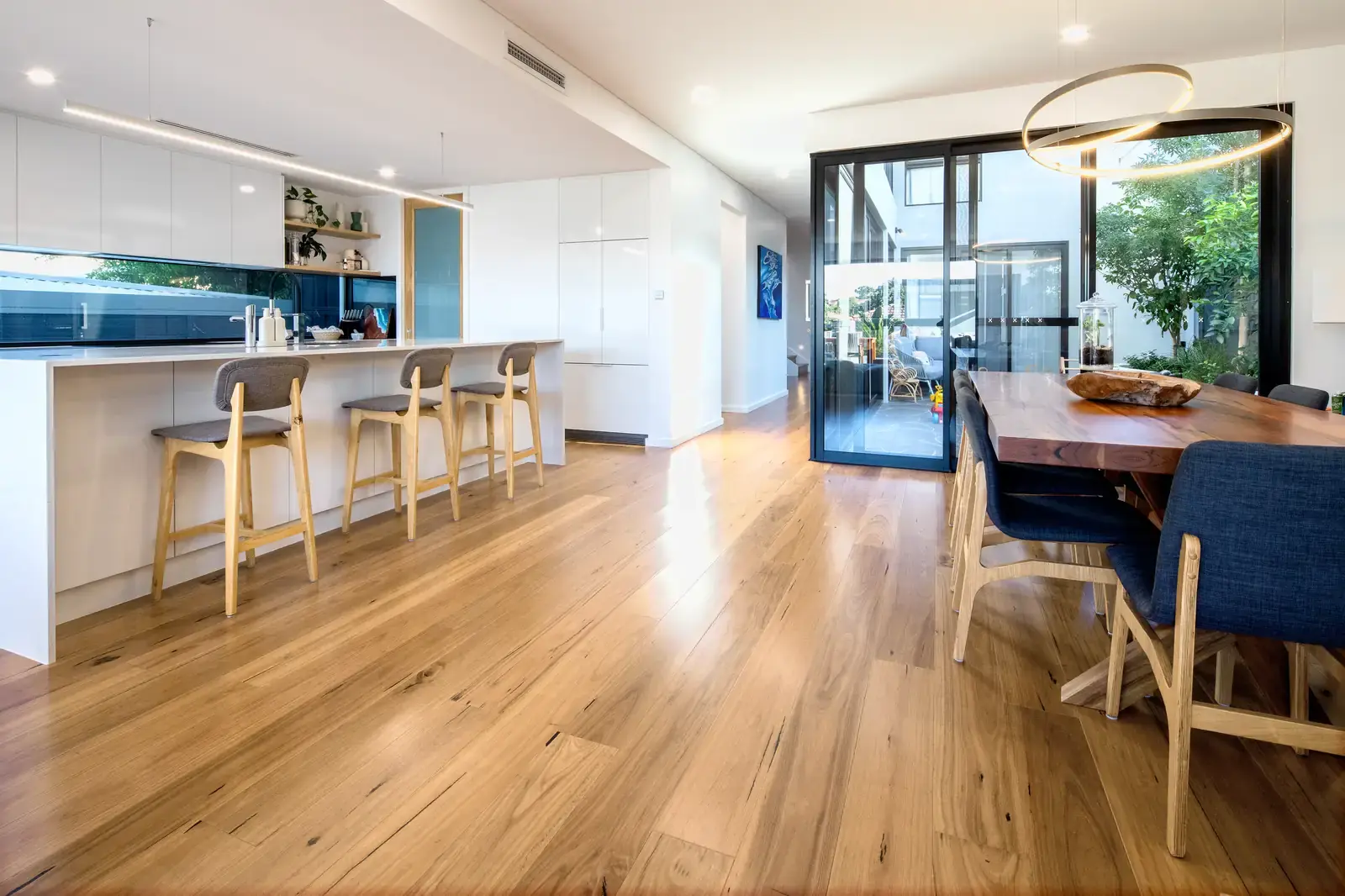 17143_Oceanblue_Construction_Blackbutt_180_12__dup2