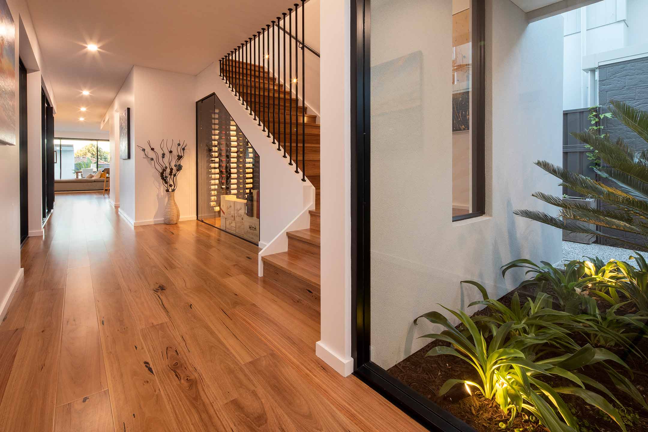 17143_Oceanblue_Construction_Blackbutt_180_16-1