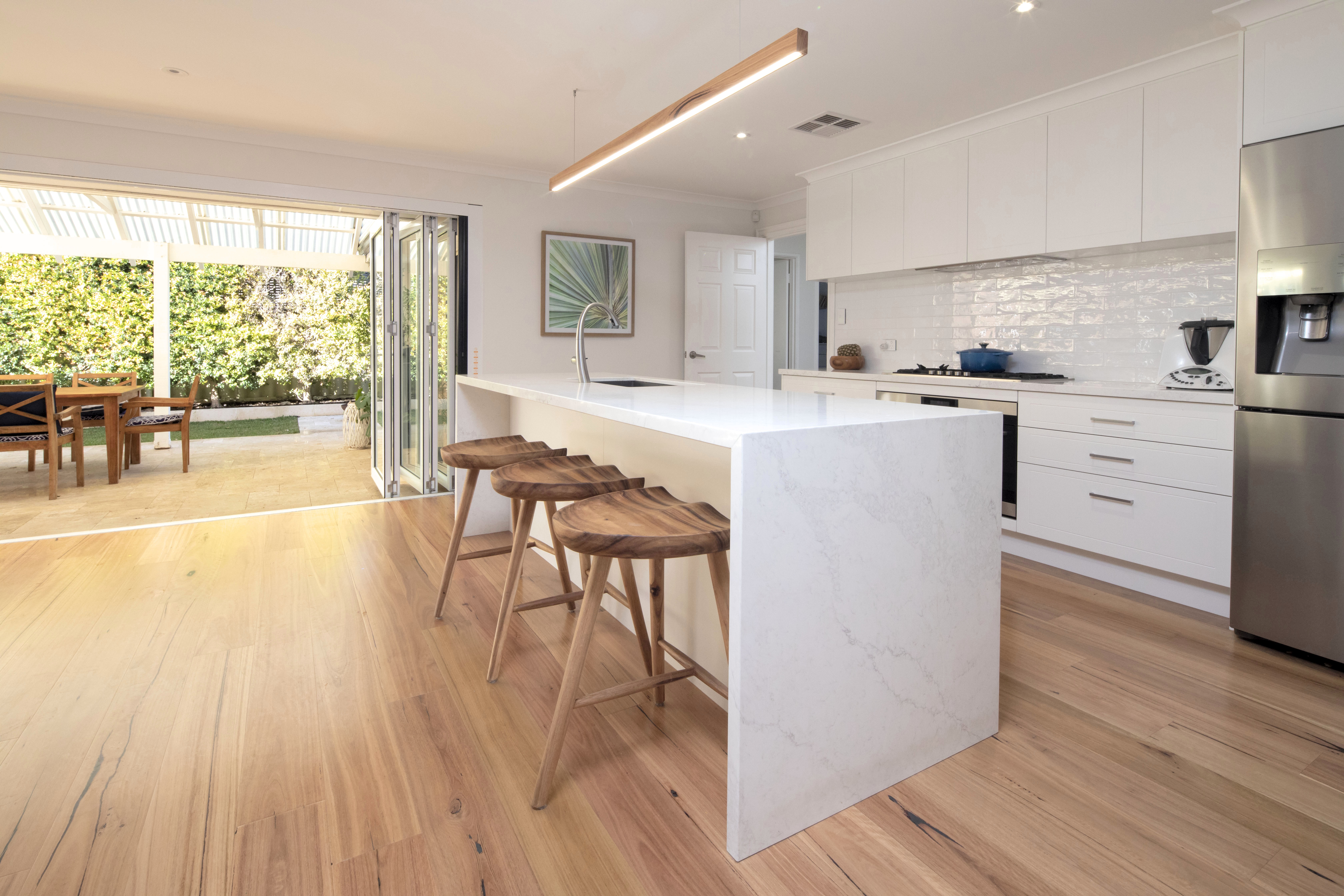 Page_16_16520_Lush_Blackbutt_180_01